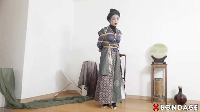 Chinesse Bondage - Girl in folk costume