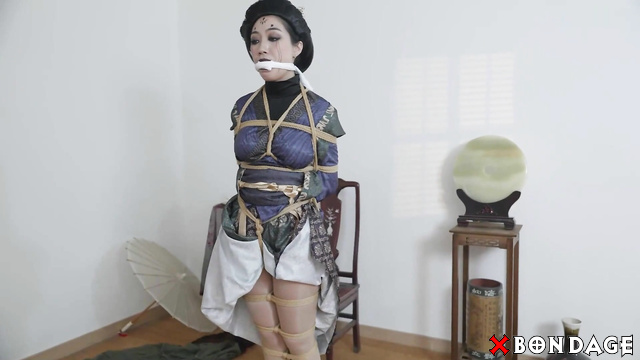 Chinesse Bondage - Girl in folk costume