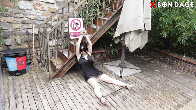 Chinesse Bondage - Married Woman Punishment Center