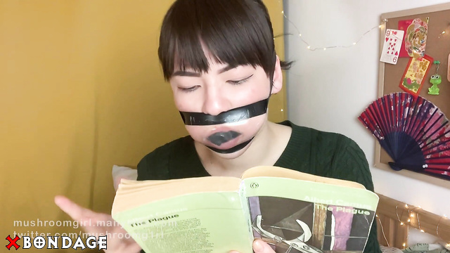Mushroomgirl - Extreme self gag and reading a book