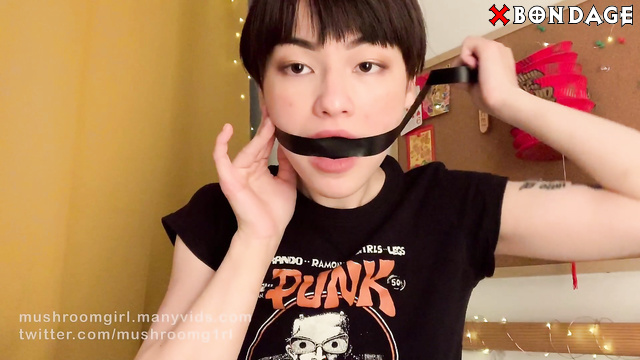 Mushroomgirl - Testing duct tape on the mouth
