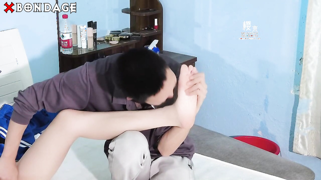 Chinesse Bondage - Two vibrators vs chick