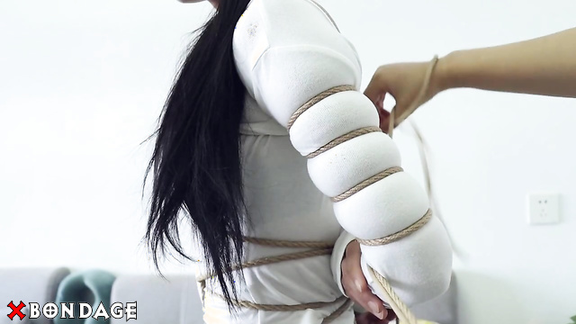  Asian