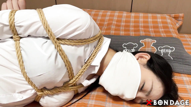 Chinesse Bondage - Liu Yang wakes up and finds himself tied