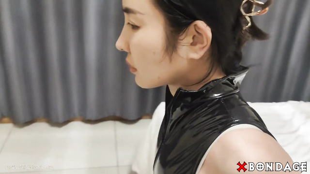 Chinesse Bondage - Hotel model in handcuffs