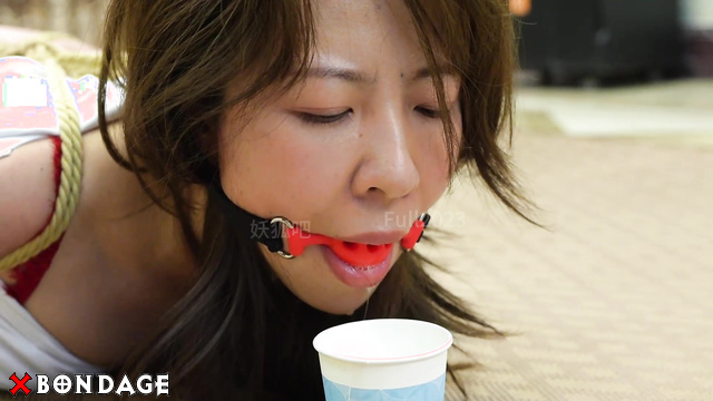 Chinese Bondage - Who saves the beauty?