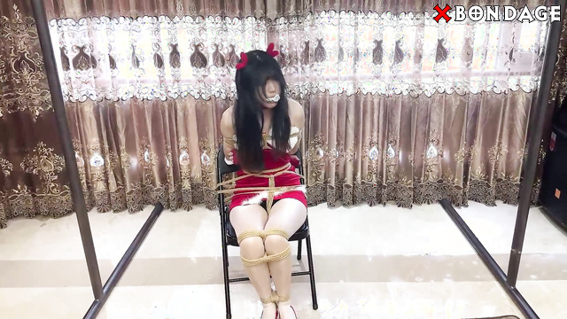 Chinese Bondage - Delicate in Ropes