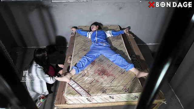 Chinese Bondage - Nice Girl Gets her Soles Tickled in an Eagle Tie