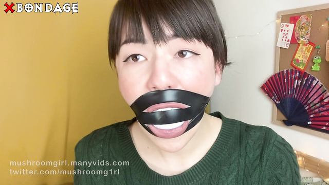 Mushroomgirl - A Sexy Asian Brunette Gaggs Herself in from of the Camera