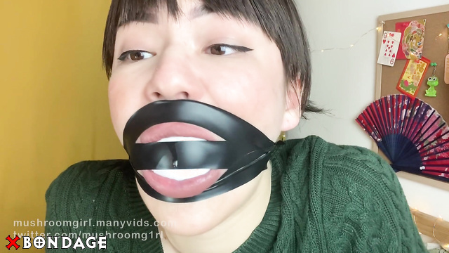 Mushroomgirl - A Sexy Asian Brunette Gaggs Herself in from of the Camera