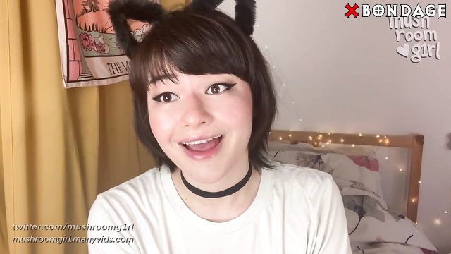 Mushroomgirl - Sexy Barefoot Asian Cosplayer Passionate Vibing