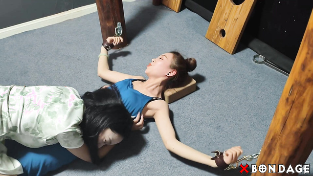 Chinese Bondage - Three Sexy Asian Bare Feet Tied Together