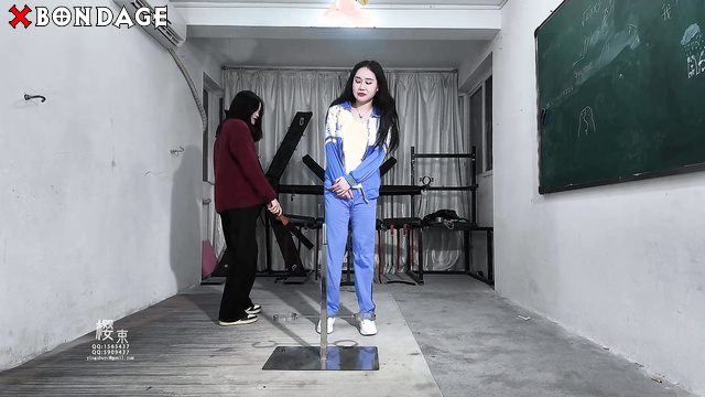 Chinese Bondage - Sexy Asian Girl Spanked and Vibrated in Strappado