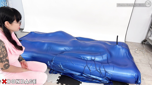 Hinako House of Bondage - Blue Vacuum Bed For Naughty Slave Who Can't Breathe