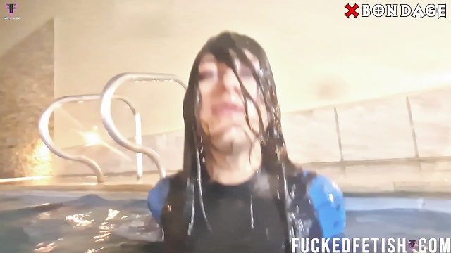 FuckedFetish - Hypnotised Brunette Mia Underwater Breath Control
