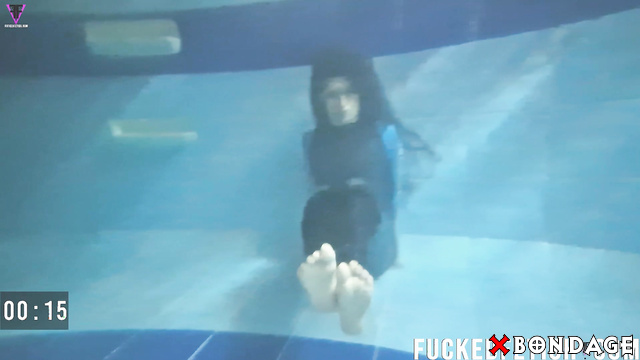 FuckedFetish - Hypnotised Brunette Mia Underwater Breath Control