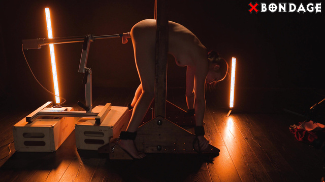Cinematickink - Skinny Rosie Lynn Enjoyed Fucking Machine In Wooden Stock