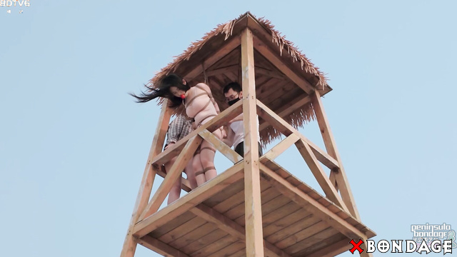 Peninsula Bondage - YT2830 - Rope Suspension For The Beach Safety Officer