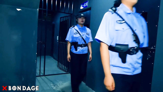  Asian