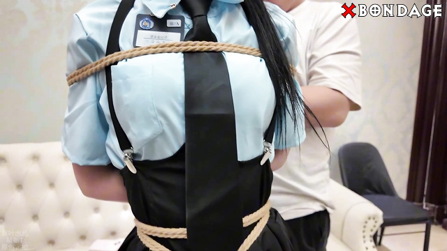 Maple Leaf Original: Couldn’t Resist Tying Up This Cute Beauty Girls