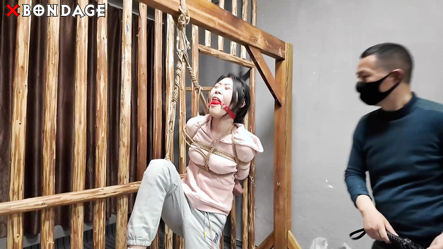 Comfy And Captured: Xiao's One Leg Tie Leads To Total Obedience