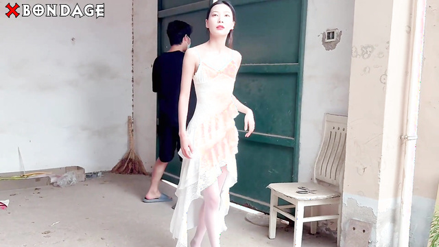  Asian