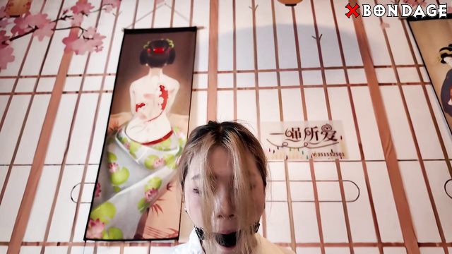 Qianqian’s Rope Play: Schoolgirl Shrimp Tie With Big Mouth Ball