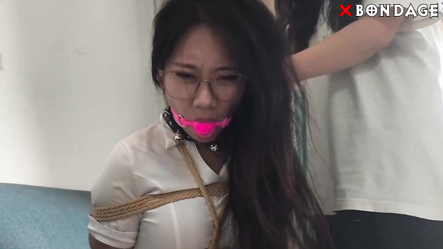Customized Schoolgirl Heyi Faces Japanese Bondage Challenge