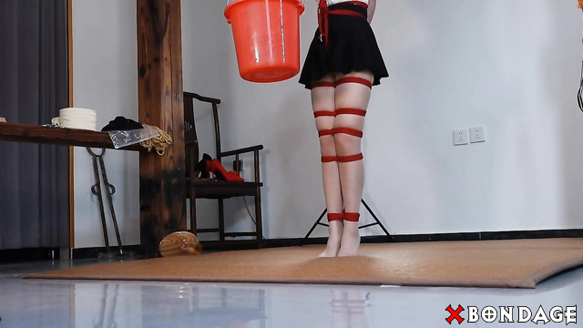 Chinese Bondage - Lu Bei Caught Western Girl In Water Barrel Bondage