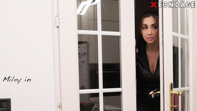 Layla Bondage Addiction - Gorgeous Babe Miley The Jewel Burglar Was Captured