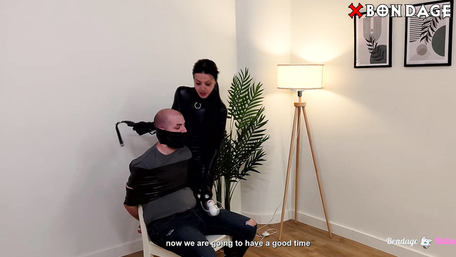Bondage Kitties - Sexy Psychologist Dolly Darko Ties And Teases Her Spanish Client