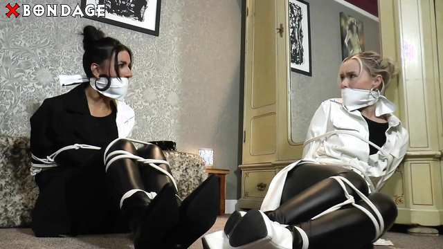 Borderland Bound - Magnify The Mayhem: Danger Gals Bonnie & Scarlett Boosting Woosters