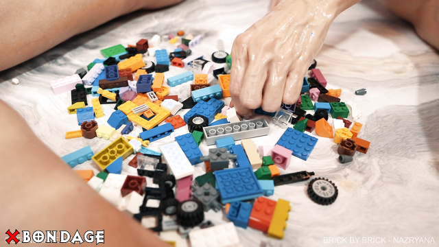 Queen Snake - Redheaded Girl Shoves A Lego Brick Into Her Neighbor's Pussy